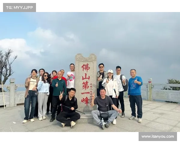 携手并进凝聚力量共同奋战追逐梦想共创辉煌荣耀之巅 携手并进凝聚力量共同奋战追逐梦想共创辉煌荣耀之巅