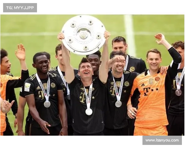 围绕莱万职业生涯五大转折点解析其崛起之路全景回顾历程深度剖析 围绕莱万职业生涯五大转折点解析其崛起之路全景回顾历程深度剖析